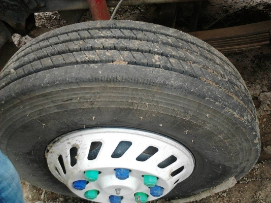 รถฮีโน่ 10 ล้อ ท้ายลาด FM3H  195 แรงม้า. ปี 39.   สนใจติดต่อ  081 - 6079515