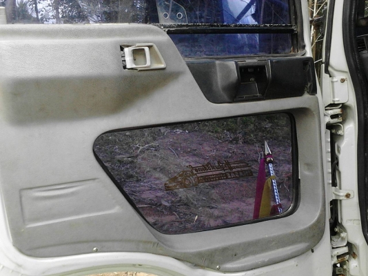 รถฮีโน่ 10 ล้อ ท้ายลาด FM3H  195 แรงม้า. ปี 39.   สนใจติดต่อ  081 - 6079515