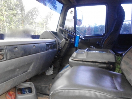 รถฮีโน่ 10 ล้อ ท้ายลาด FM3H  195 แรงม้า. ปี 39.   สนใจติดต่อ  081 - 6079515