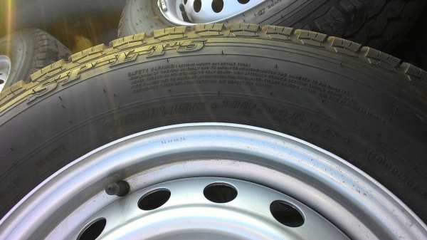 ขายยางขอบ 195-70-15 ของdunlop ขายยางขอบ 195-70-15 ของdunlop