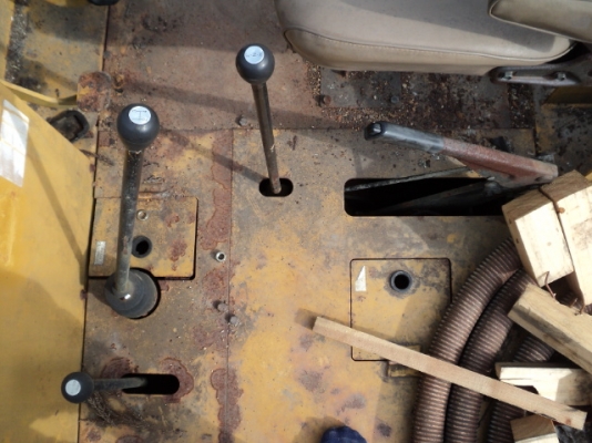 รถบดล้อยาง 9 ล้อ ยี่ห้อ คาวาซากิ รุ่น KR20D #2470 นำเข้าจากญี่ปุ่นค่ะ ราคาไม่แรง สนใจติดต่อ ใหม่ 061-4194022