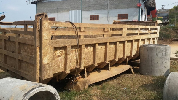 ขายดั้มท้องเรือ 10 ล้อ สามมิตร