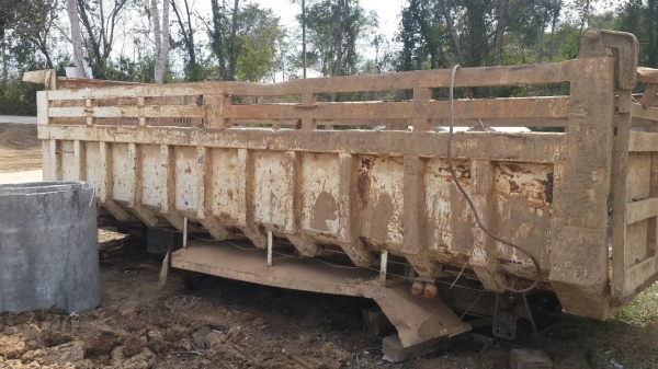 ขายดั้มท้องเรือ 10 ล้อ สามมิตร