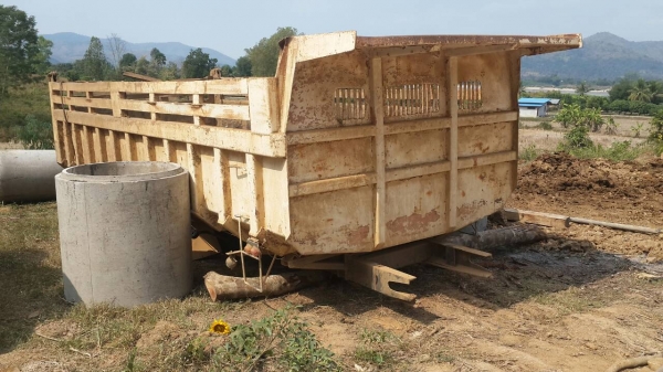 ขายดั้มท้องเรือ 10 ล้อ สามมิตร