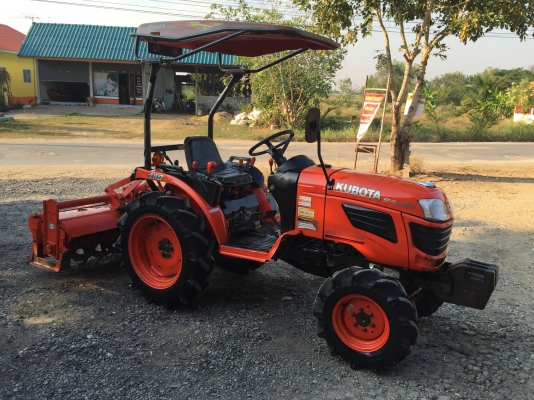 ขายรถไถคูโบต้า B2420 พร้อมอุปกรณ์ต่อพร่วงโลเตอร์รี ราคา 198,000 บาท สนใจโทร 081-9136451