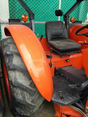 ขาย KUBOTA M6040 +ใบมีดดันดินหน้า สภาพสวยพร้อมใช้งาน
