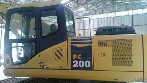 ขาย1,750,000รถแบคโฮ KOMATSU pc 200-7ซื้อป้ายแดงมาใช้งานมือเดียวสวยเหมือนใหม่เอกสารพร้อม 090-772-3710 090-772-3708