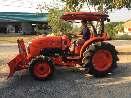 ขายรถไถคูโบต้า L4708(4WD)2เพลา พร้อมชุดอุปกรณ์ใบมีดดันดินหน้าและผานพรวน สนใจโทร 081-9136451 คุณโบว์ ขายรถไถคูโบต้า L4708(4WD)2เพลา พร้อมชุดอุปกรณ์ใบมีดดันดินหน้าและผานพรวน สนใจโทร 081-9136451 คุณโบว์