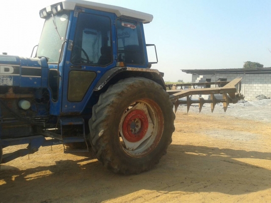 ขายรถไถฟรอด็   รุ่น8210  สองเพลาใหญ่านหน้าคาลาโล่10น๊อต  เล่มพร้อมโอน