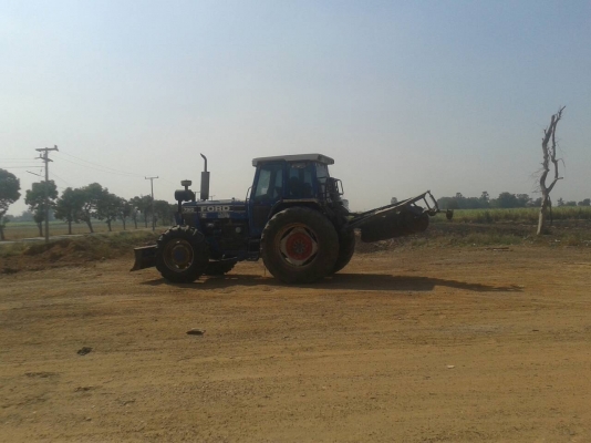 ขายรถไถฟรอด็   รุ่น8210  สองเพลาใหญ่านหน้าคาลาโล่10น๊อต  เล่มพร้อมโอน