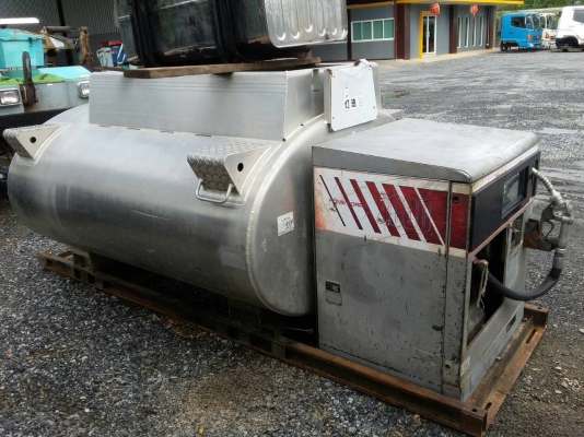 ถังน้ำมันพร้อมหัวจ่าย 2,000 L