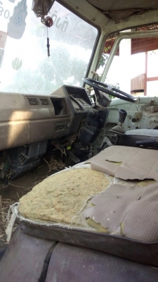 ขายรถบรรทุกหกล้อดัมพ์ Hino KM777 เครื่อง wo4d-117 แรง ทะเบียนพร้อม ขายรถบรรทุกหกล้อดัมพ์ Hino KM777 เครื่อง wo4d-117 แรง ทะเบียนพร้อม