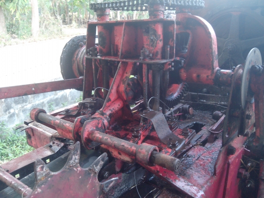 ขายถูกสุด ๆ เครื่องอัดฟาง New holland 370 หรือแลกรถนวดข้าว กระบะ  อีแต๋น รถไถเก่า