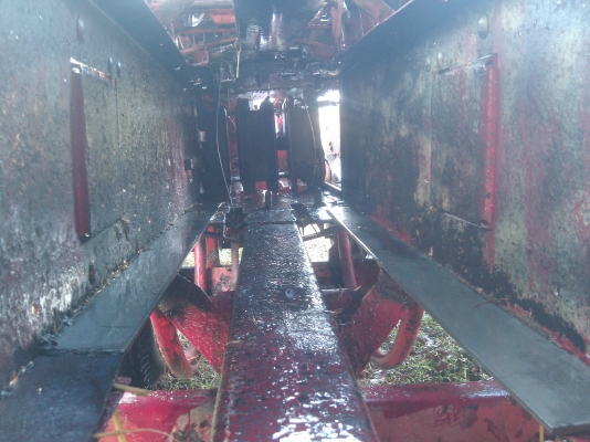 ขายถูกสุด ๆ เครื่องอัดฟาง New holland 370 หรือแลกรถนวดข้าว กระบะ  อีแต๋น รถไถเก่า