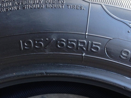 ยาง NANKANG 195-65-15 ปี 12 ครบชุด 4 เส้น 3000 สภาพสวยๆดอกยางนิ่มๆไม่บวมเอาไปวิ่งกันยาวๆราคาเบาๆค่ะ