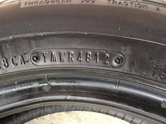 ยาง DUNLOP 185-60-15 ปี 12 ครบชุด 4 เส้น 2200 สภาพสวยๆดอกยางนิ่มๆไม่บวมเอาไปวิ่งกันยาวๆราคาเบาๆค่ะ