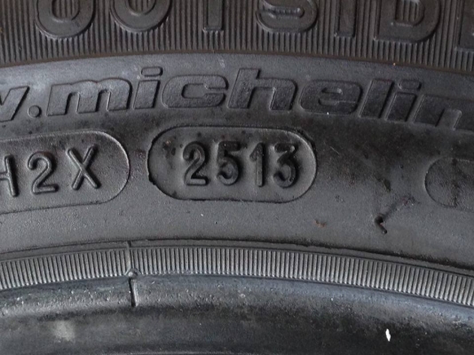 ยาง MICHELIN 175-65-15 ปี 13 ครบชุด 4 เส้น 2500 สภาพสวยๆดอกยางนิ่มๆไม่บวมเอาไปวิ่งกันยาวๆราคาเบาๆค่ะ ยาง MICHELIN 175-65-15 ปี 13 ครบชุด 4 เส้น 2500 สภาพสวยๆดอกยางนิ่มๆไม่บวมเอาไปวิ่งกันยาวๆราคาเบาๆค่ะ