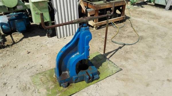 ==== SOLD ==== ปั้มคอม้า ปั้มคาราบาว เบอร์ 1 โต๊ะลึก 12" หน้ากว้าง 13" สภาพสวยพร้อมใช้