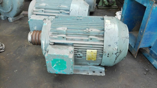 ==== SOLD ==== มอเตอร์ BROOK Made in UK. ขนาด 15 HP. 1470 RPM. 380V. มีมาคู่วิ่งเงียบพร้อมใช้งาน.