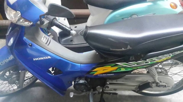 Honda Wave 100 S ปี 47 เครื่องดีเดิมๆ สภาพภายนอกดีเก่าเดิมๆ  เบาะขาด เล่มพร้อมชุดโอน