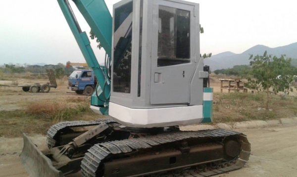 ขายถูกด่วนๆรถขุดKOMATSU PC75UU-1 เครื่องยนต์ KOMATSU-4D95/ มีเก๋ง/ปรับสภาพให้เรียบร้อย/พร้อมใช้งาน  ราคาเพียง 355,000 บาท สนใจติดต่อ 0819337688