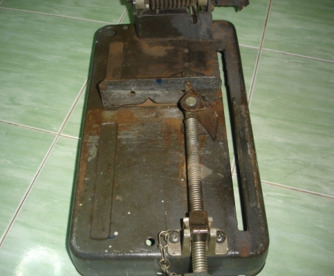 ขายแท่นตัดไฟเบอร์ 14 นิ้ว 2,000 วัตต์ Maktec รุ่น MT241