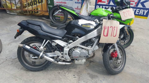 ขาย honda spada 250 คันนี้ 35000 ครับ ทะเบียนแท้ไม่ขาดต่อ รถสวยๆครับ เอาไปแต่งแนวคาเฟ่สวยๆๆ ครับน้ำมันเครื่องใหม่ รถวิ่งน้อยครับ ขาย35000 สมุทรปราการครับ 086 992 9921