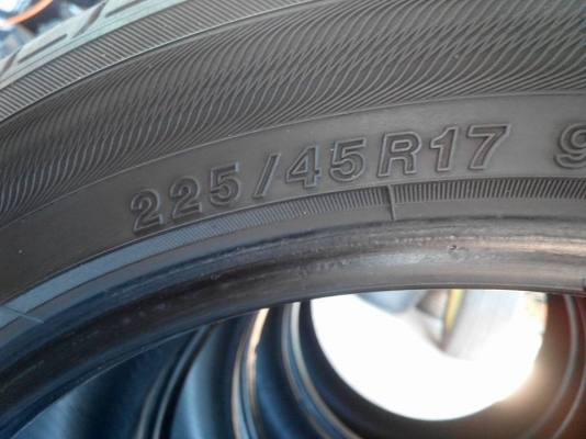 ยางYokohama 225/45/17 ปี11 สภาพสวยมากๆ