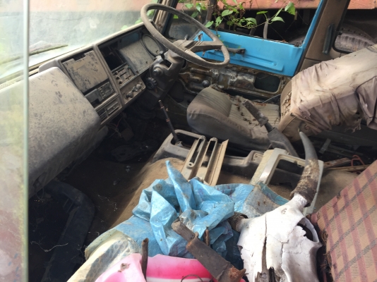 10ล้อเพลาเดียว...HINO KT925...ตามสภาพ มีหัวเก๋งให้ เล่มทะเบียนพร้อม...