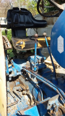 Ford 6610 เสื้อลาย พร้อมใบมีดหน้า   ถูกม๊าก มาก ราคา 320,000