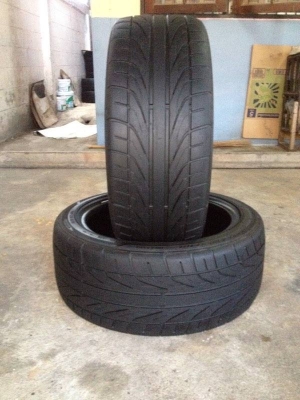 ขายยาง dunlop DZ101 225 45 17 ปี13 ดอกหนาสภาพสวยไม่บวมไม่ปะไม่มีแตกลายงาขอบในมีขาดบางตอนถอดยาง 1คู่ ราคา2400บาท รับประกันยางทุกเส้นยินดีคืนเงิน โทร0924462525โส กทม