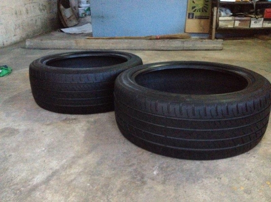 ขายยาง Tracmax F106 225 45 18 ปี12 ดอกหนาสภาพสวยไม่บวมไม่ปะไม่มีแตกลายงา 1คู่ ราคา1600บาท รับประกันยางทุกเส้นยินดีคืนเงิน โทร0924462525โส กทม