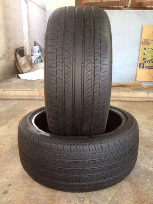 ขายยาง Deestoone 235 40 18 ปี12 ดอกหนาสภาพสวยไม่บวมมีปะ1เส้นไม่มีแตกลายงายางกินขอบนิดเดียว 1คู่ ราคา1600บาท รับประกันยางทุกเส้นยินดีคืนเงิน โทร0924462525โส กทม