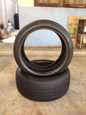 ขายยาง Deestoone 235 40 18 ปี12 ดอกหนาสภาพสวยไม่บวมมีปะ1เส้นไม่มีแตกลายงายางกินขอบนิดเดียว 1คู่ ราคา1600บาท รับประกันยางทุกเส้นยินดีคืนเงิน โทร0924462525โส กทม