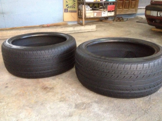 ขายยาง Deestoone 235 40 18 ปี12 ดอกหนาสภาพสวยไม่บวมมีปะ1เส้นไม่มีแตกลายงายางกินขอบนิดเดียว 1คู่ ราคา1600บาท รับประกันยางทุกเส้นยินดีคืนเงิน โทร0924462525โส กทม