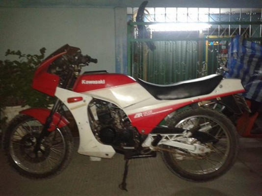 ขายหรือแลก Kawasaki AR125R หม้อน้ำทะเบียนโอนสภาพสวยๆราคา 13000 บาทครับ