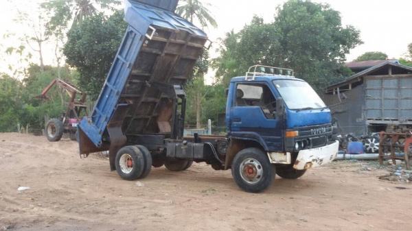 ขาย. 149.000บาท ดั้มโตโยต้า 3ปัด วางเครื่องเกียร์ 175แรงช่วงล่างFBRพวงมาลัยพาวเวอร์