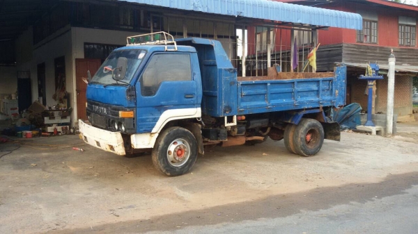 ขาย. 149.000บาท ดั้มโตโยต้า 3ปัด วางเครื่องเกียร์ 175แรงช่วงล่างFBRพวงมาลัยพาวเวอร์