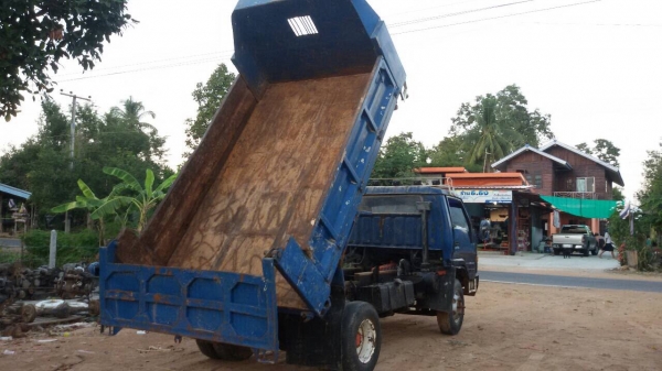 ขาย. 149.000บาท ดั้มโตโยต้า 3ปัด วางเครื่องเกียร์ 175แรงช่วงล่างFBRพวงมาลัยพาวเวอร์