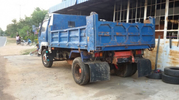 ขาย. 149.000บาท ดั้มโตโยต้า 3ปัด วางเครื่องเกียร์ 175แรงช่วงล่างFBRพวงมาลัยพาวเวอร์