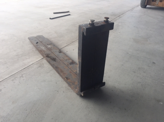 ขายงาใหม่3ตันกว้าง12ซม หนา5ซม ยาว167ซม ขายคู่ละ16000บาท ขายงาใหม่ขนาด3ตันกว้าง12ซมหนา5ซมยาว125ซม ขายคู่ละ13000บาท มีงาขนาด1.5ตัน มีหลายคู่ ขายคู่ละ3000บาท