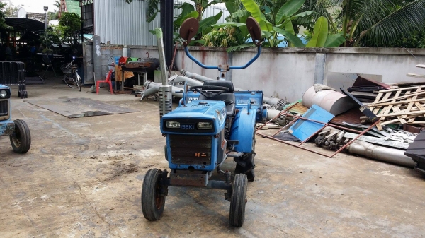 นำเข้าจากญี่ปุ่น รถไถพรวนดินนั่งขับ  ISEKI  รุ่น TX1210 ขนาด 12 แรง  เก่าญี่ปุ่น สภาพพร้อมใช้งาน