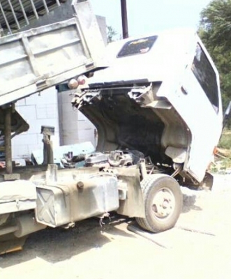 หกล้อเล็ก ป้ายเล็กไม่ติดเวลา  อีซูซุ NKR100ดั้ม3คิว สภาพดีพร้อมใช้งาน แอร์ พ.เวอร์ ทะเบียน ป้ายเล็กไม่ติดเวลา พร้อมโอน