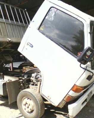 หกล้อเล็ก ป้ายเล็กไม่ติดเวลา  อีซูซุ NKR100ดั้ม3คิว สภาพดีพร้อมใช้งาน แอร์ พ.เวอร์ ทะเบียน ป้ายเล็กไม่ติดเวลา พร้อมโอน