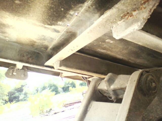 หกล้อเล็ก ป้ายเล็กไม่ติดเวลา  อีซูซุ NKR100ดั้ม3คิว สภาพดีพร้อมใช้งาน แอร์ พ.เวอร์ ทะเบียน ป้ายเล็กไม่ติดเวลา พร้อมโอน