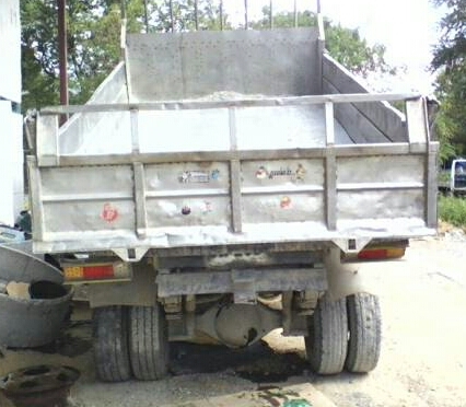 หกล้อเล็ก ป้ายเล็กไม่ติดเวลา  อีซูซุ NKR100ดั้ม3คิว สภาพดีพร้อมใช้งาน แอร์ พ.เวอร์ ทะเบียน ป้ายเล็กไม่ติดเวลา พร้อมโอน