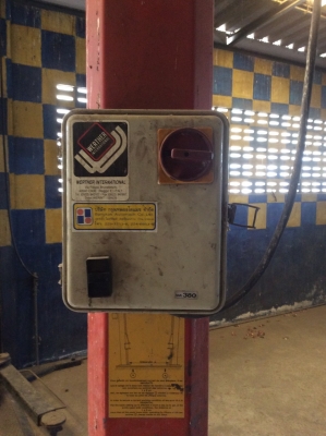 ขายลิฟกรถ 2.5 TON 26,500 บาท 0835662999