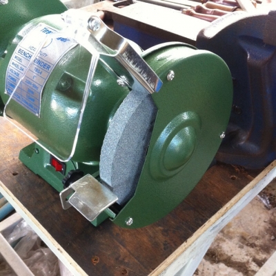 แท่นมอเตอร์หินเจียร์ 6 นิ้ว ยี่ห้อ Tiger รุ่น TBG 6