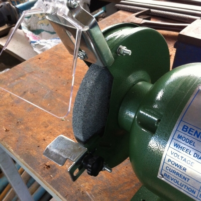 แท่นมอเตอร์หินเจียร์ 6 นิ้ว ยี่ห้อ Tiger รุ่น TBG 6