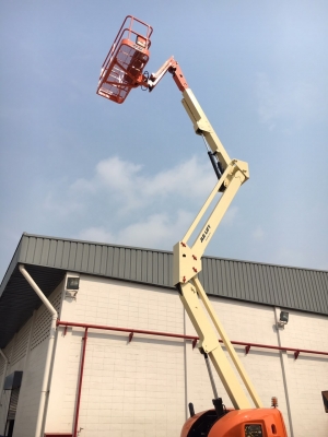 รถกระเช้า บูมลิฟต์ JLG 450AJ สูง 13.72 m (USA) สนใจโทร. 080-6565422 (หนิง)